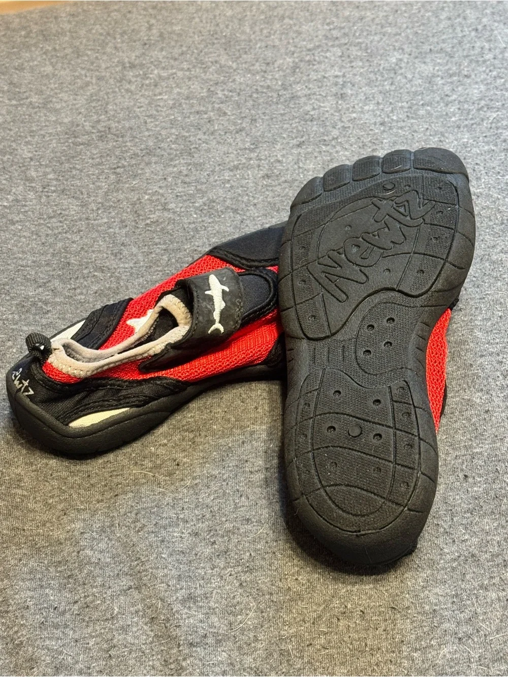 Newtz Children's Red & Black Water Shoes with Shark Accent Boys/Unisex sz 13 Kid